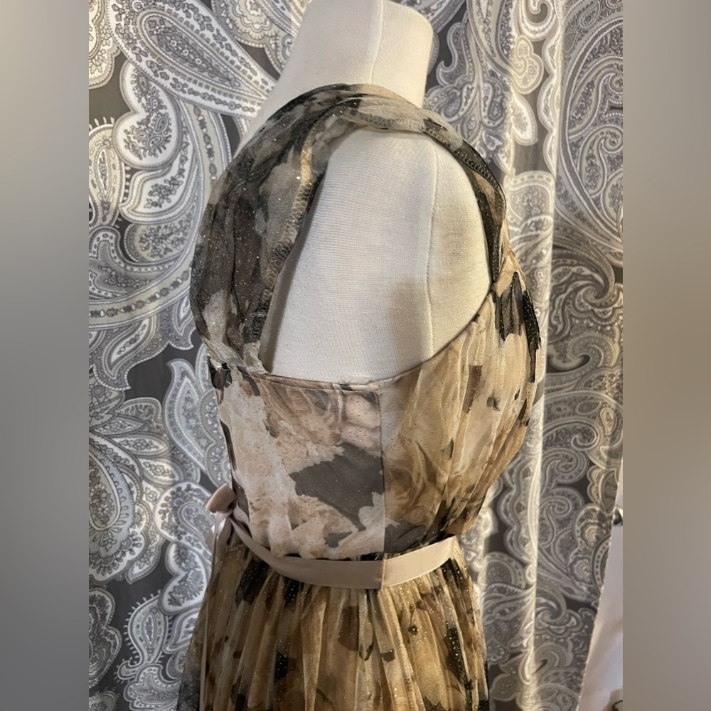 Beautiful Candalite dress size M. Browns, tan’s and cream color. - Picture 10 of 16